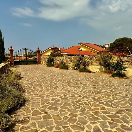 Bed & Breakfast Antico Casale 3*